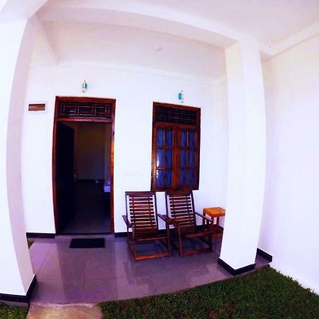Hotel Guitar Bay Arugam Bay Exterior foto